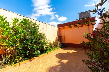 Casa para alugar com 97m², 1 quarto e 2 vagasQuintal