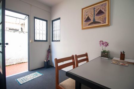 Casa à venda com 80m², 3 quartos e 2 vagasEscritório