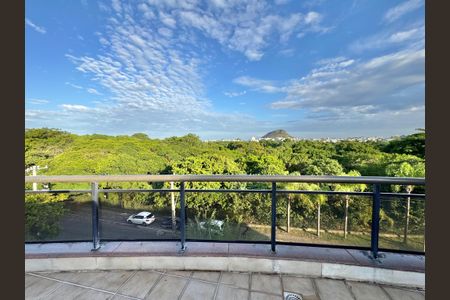 Apartamento para alugar com 270m², 3 quartos e 3 vagasVaranda / Terraço