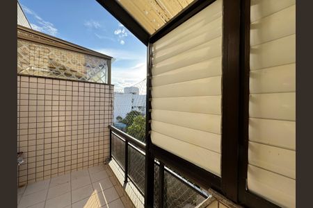 Apartamento para alugar com 270m², 3 quartos e 3 vagasÁrea de Serviço - Quarto