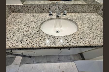 Apartamento para alugar com 270m², 3 quartos e 3 vagasBanheiro Social