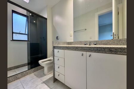 Apartamento para alugar com 270m², 3 quartos e 3 vagasBanheiro Social