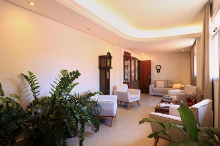 Apartamento à venda com 230m², 5 quartos e 2 vagasSala