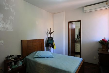 Apartamento à venda com 230m², 5 quartos e 2 vagasSuíte