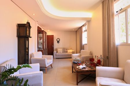 Apartamento à venda com 230m², 5 quartos e 2 vagasSala