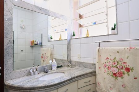 Apartamento à venda com 230m², 5 quartos e 2 vagasBanheiro Social