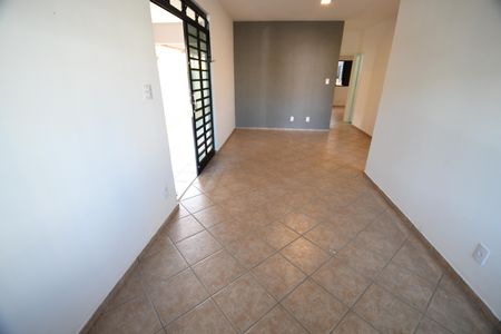 Casa à venda com 164m², 3 quartos e 2 vagasSala