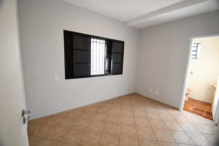 Casa à venda com 164m², 3 quartos e 2 vagasSuíte