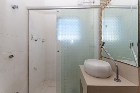 Banheiro social de apartamento à venda com 1 quarto, 30m² em Vila Romana, São Paulo