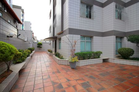 Apartamento à venda com 125m², 3 quartos e 3 vagasÁrea comum - Pátio