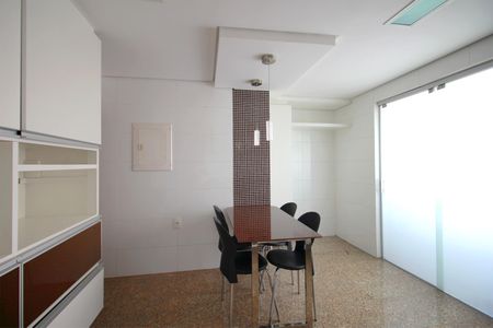 Apartamento à venda com 125m², 3 quartos e 3 vagasCozinha