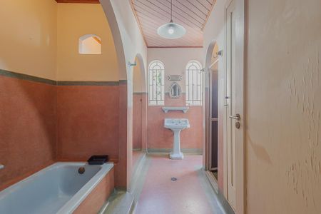 Casa à venda com 600m², 4 quartos e 1 vagaCasa 1 - Banheiro