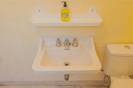 Casa à venda com 600m², 4 quartos e 1 vagaCasa 2 - Banheiro