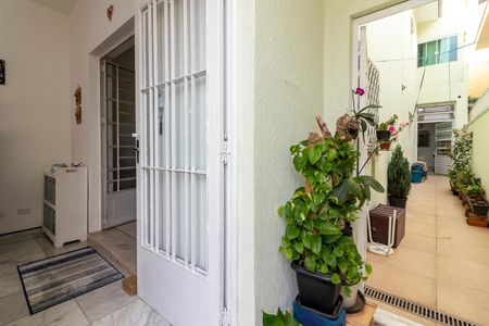 Casa à venda com 190m², 3 quartos e 1 vaga Casa à venda com 190m², 3 quartos e 1 vagaCorredor Lateral