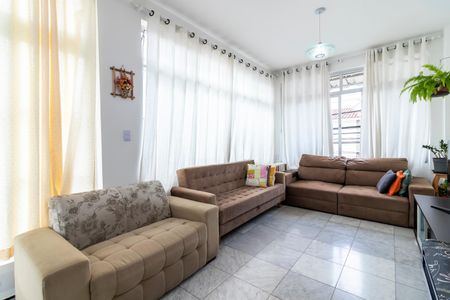 Casa à venda com 190m², 3 quartos e 1 vaga Casa à venda com 190m², 3 quartos e 1 vagaSala de Estar