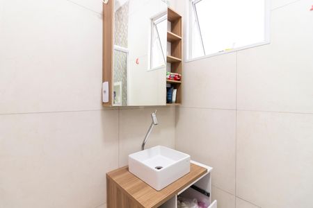 Casa à venda com 190m², 3 quartos e 1 vaga Casa à venda com 190m², 3 quartos e 1 vagaBanheiro da Suíte 2