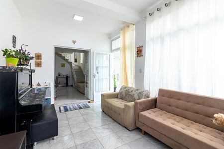 Casa à venda com 190m², 3 quartos e 1 vaga Casa à venda com 190m², 3 quartos e 1 vagaSala de Estar