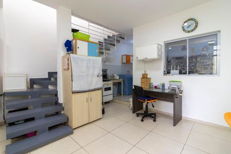 Casa à venda com 190m², 3 quartos e 1 vaga Casa à venda com 190m², 3 quartos e 1 vagaSalão