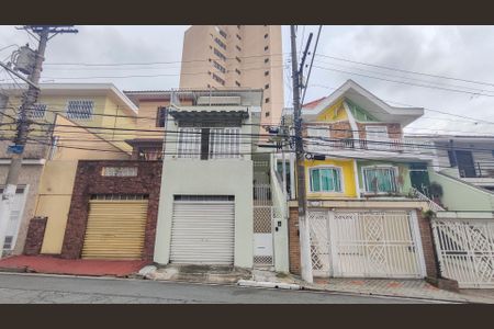 Casa à venda com 190m², 3 quartos e 1 vaga Casa à venda com 190m², 3 quartos e 1 vagaFachada