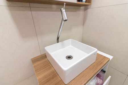 Casa à venda com 190m², 3 quartos e 1 vaga Casa à venda com 190m², 3 quartos e 1 vagaBanheiro da Suíte 2