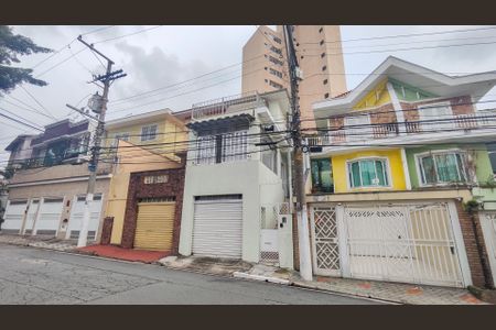 Casa à venda com 190m², 3 quartos e 1 vaga Casa à venda com 190m², 3 quartos e 1 vagaFachada