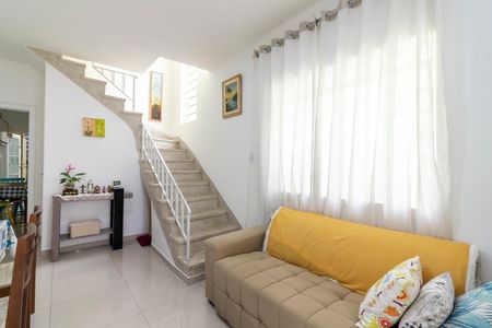 Casa à venda com 190m², 3 quartos e 1 vaga Casa à venda com 190m², 3 quartos e 1 vagaSala de Jantar