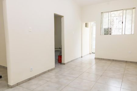 Casa à venda com 183m², 2 quartos e sem vaga Casa à venda com 183m², 2 quartos e sem vagaSala