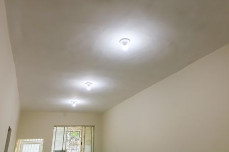 Casa à venda com 183m², 2 quartos e sem vaga Casa à venda com 183m², 2 quartos e sem vagaSala