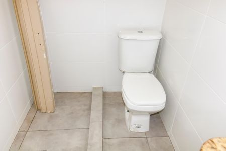 Casa à venda com 183m², 2 quartos e sem vaga Casa à venda com 183m², 2 quartos e sem vagaBanheiro