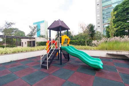 Apartamento à venda com 213m², 3 quartos e 4 vagasÁrea comum - Playground
