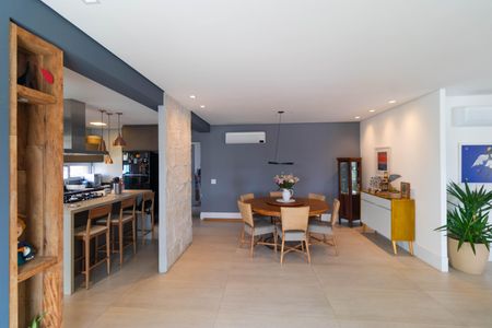 Apartamento à venda com 213m², 3 quartos e 4 vagasSala