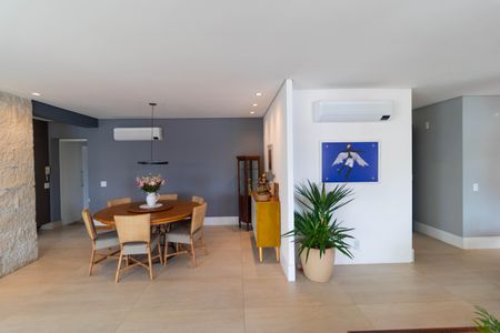 Apartamento à venda com 213m², 3 quartos e 4 vagasSala