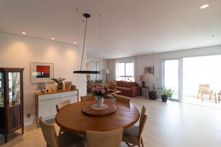 Apartamento à venda com 213m², 3 quartos e 4 vagasSala