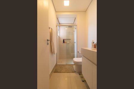 Apartamento à venda com 213m², 3 quartos e 4 vagasBanheiro da Suíte 02