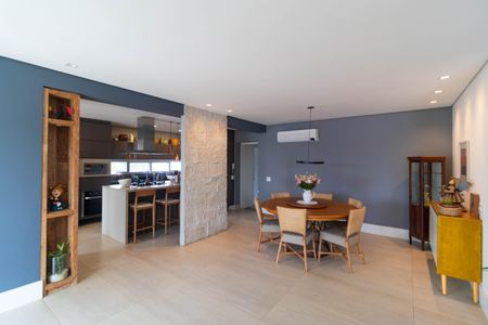 Apartamento à venda com 213m², 3 quartos e 4 vagasSala