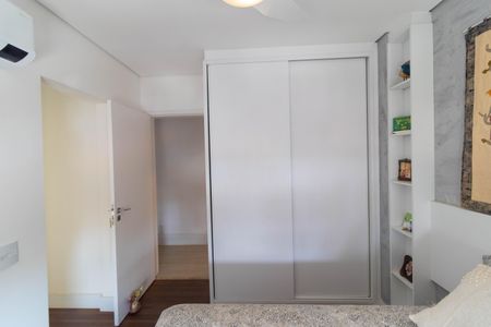 Apartamento à venda com 213m², 3 quartos e 4 vagasSuíte 02