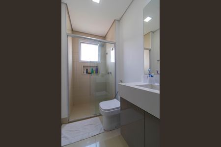 Apartamento à venda com 213m², 3 quartos e 4 vagasBanheiro da Suíte 03