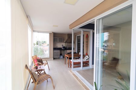 Apartamento à venda com 213m², 3 quartos e 4 vagasVaranda