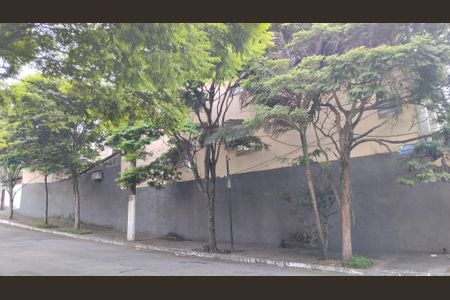 Casa à venda com 279m², 3 quartos e sem vaga Casa à venda com 279m², 3 quartos e sem vagaFachada