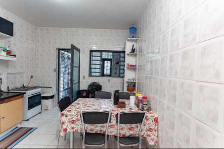 Casa à venda com 279m², 3 quartos e sem vaga Casa à venda com 279m², 3 quartos e sem vagaCozinha