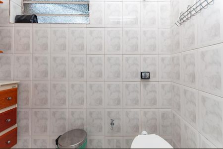 Casa à venda com 279m², 3 quartos e sem vaga Casa à venda com 279m², 3 quartos e sem vagaBanheiro de Serviço