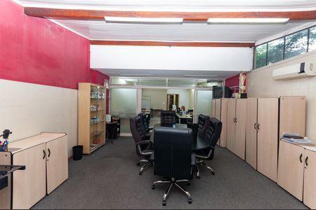 Casa à venda com 279m², 3 quartos e sem vaga Casa à venda com 279m², 3 quartos e sem vagaSala