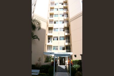 Apartamento para alugar com 50m², 2 quartos e 1 vagaFachada do bloco.