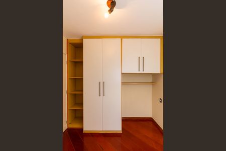 Apartamento à venda com 57m², 2 quartos e 1 vagaQuarto 2