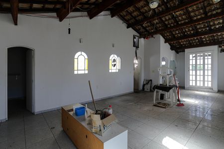 Casa para alugar com 395m², 3 quartos e 5 vagasSalão