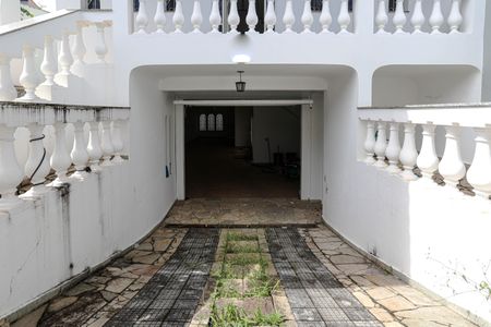 Casa para alugar com 395m², 3 quartos e 5 vagasQuintal