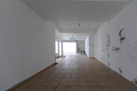 Casa para alugar com 395m², 3 quartos e 5 vagasQuintal