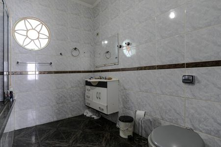 Casa para alugar com 395m², 3 quartos e 5 vagasBanheiro - Quarto 1 - Suíte