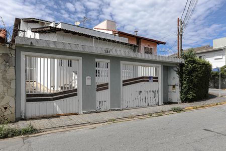 Casa para alugar com 395m², 3 quartos e 5 vagasFachada