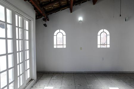 Casa para alugar com 395m², 3 quartos e 5 vagasSalão